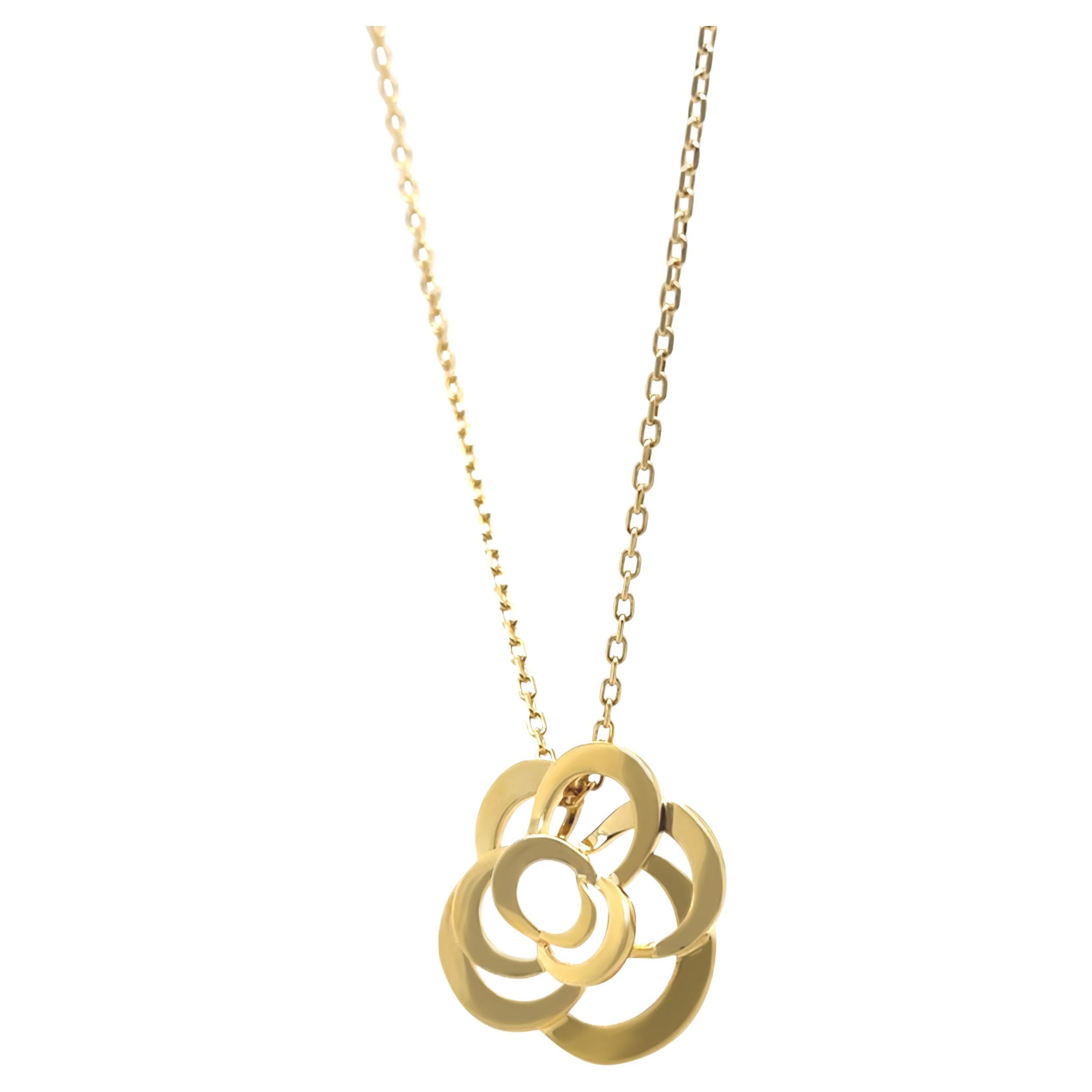 Chanel 18ct Yellow Gold Fil De Camélia Necklace - 6.06g For Sale