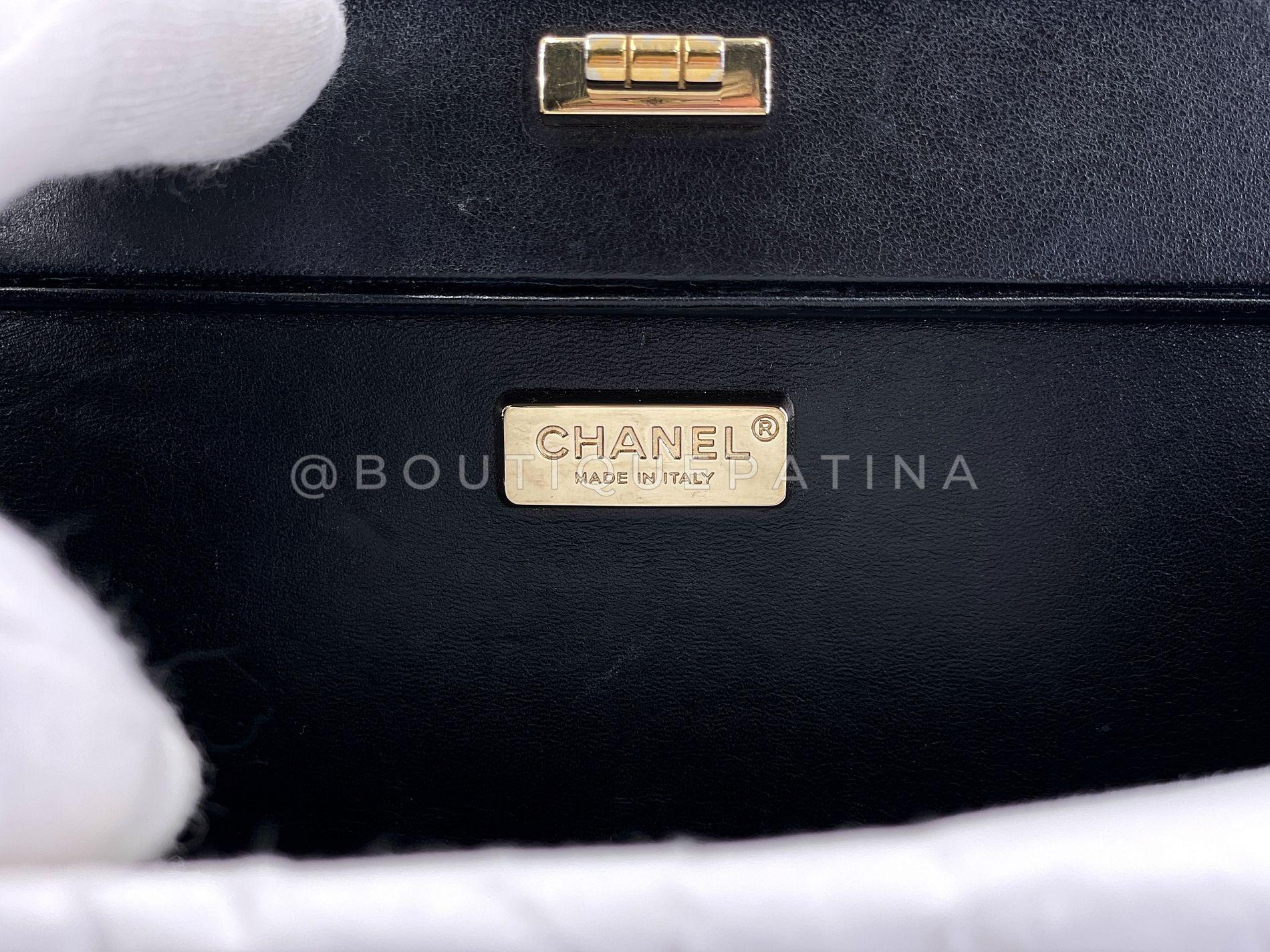 Chanel 18K Schwarz Lammfell Chevron Crossbody Hard Clutch Tasche GHW 68621 im Angebot 6