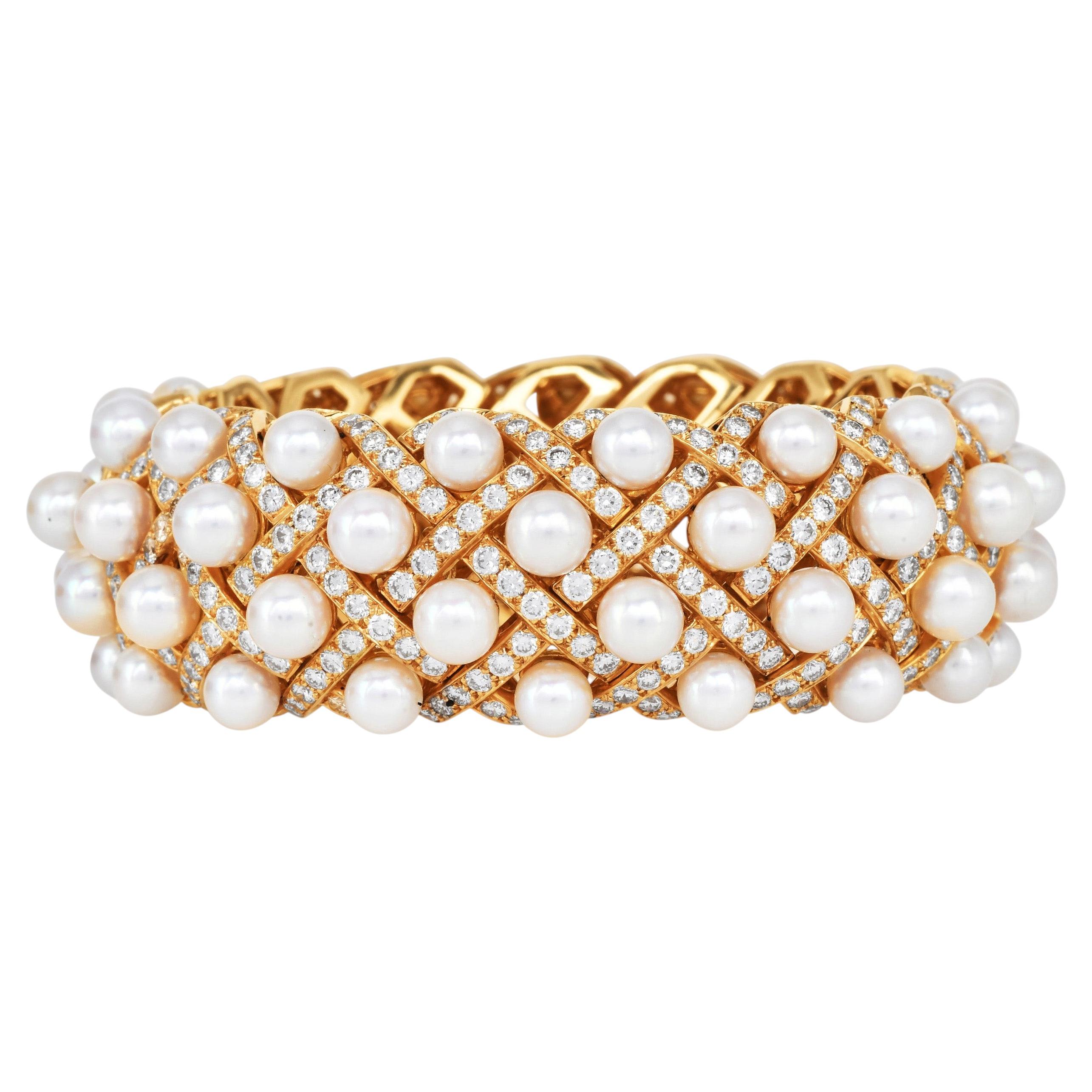 Bracciale Chanel in oro 18 carati con perle coltivate e diamanti, con motivo matelassé
