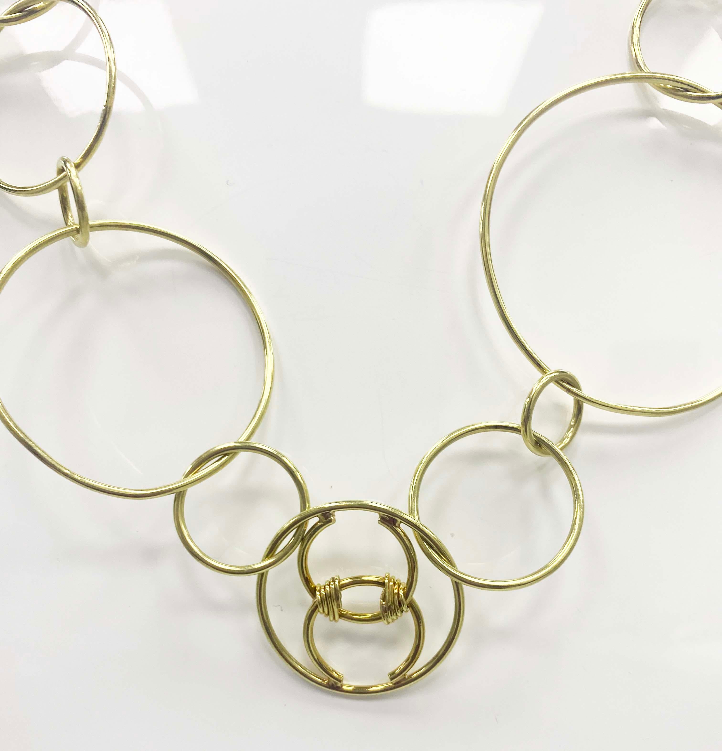 Contemporary Chanel 18k Gold Hoop link Necklace For Sale