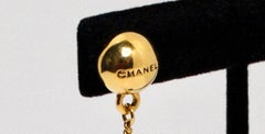 Chanel - Pendants d'oreilles avec breloques Ball and Ball en plaqué or 18k