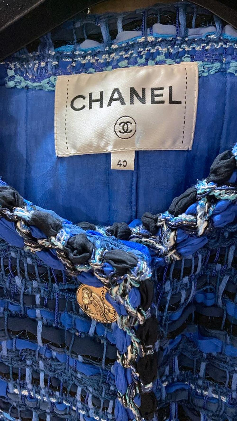 Chanel 18K$ Paris / Grèce Veste en tweed à ruban azur 40 FR en vente 5