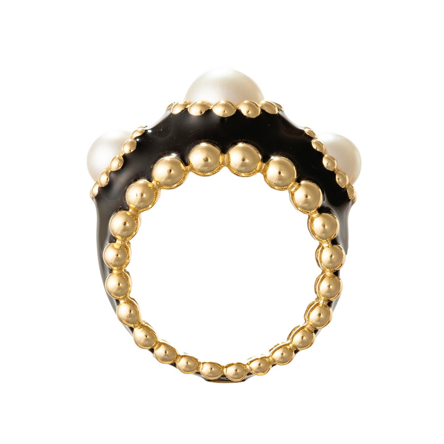 black and gold ring