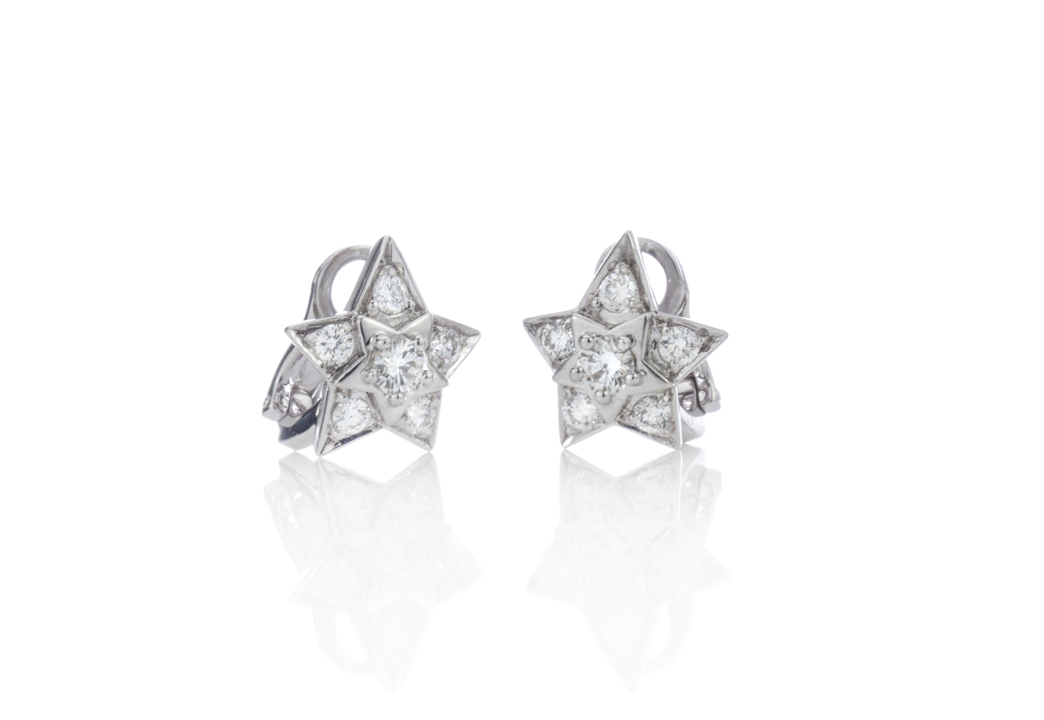 Chanel 18kt white gold ladies clip-on diamond earrings
Designer / Maker: Chanel
Fully hallmarked. (Chanel, Serial Number, 750)

Dimensions -
Size: 1.4 x 1.4 x 1.4 cm
Weight: 7 grams

Diamonds -
Cut: Round brilliant
Quantity of stones: 12
Main Stone