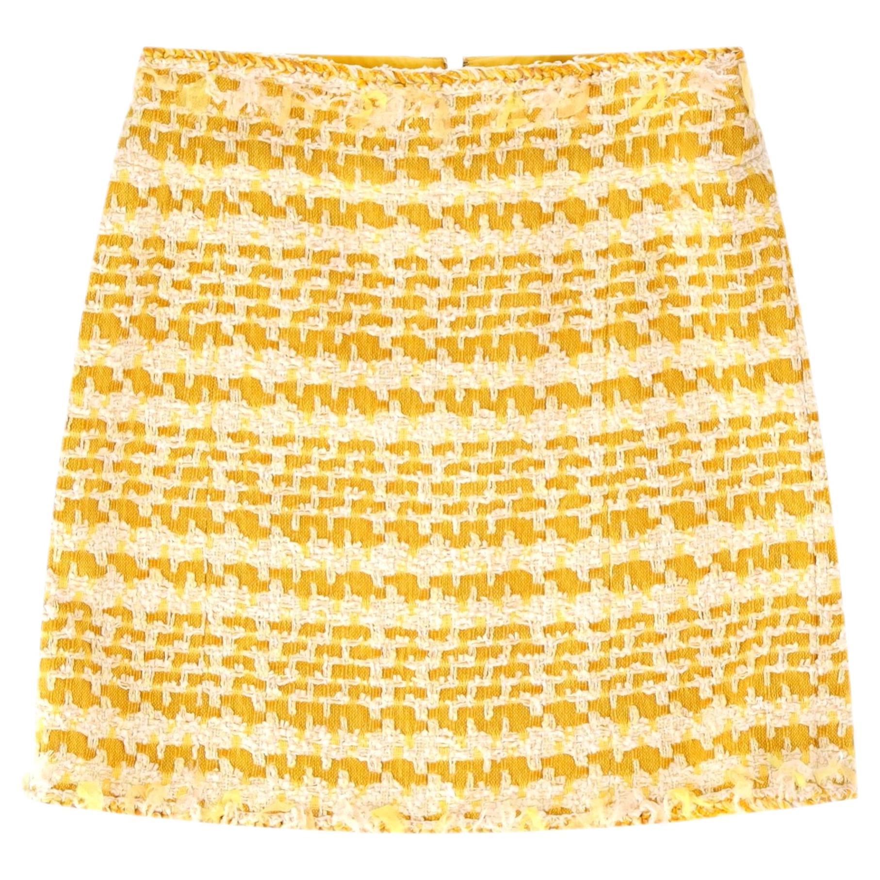 Jupe Chanel en tweed bouclé, mélange de coton et de laine, 18P