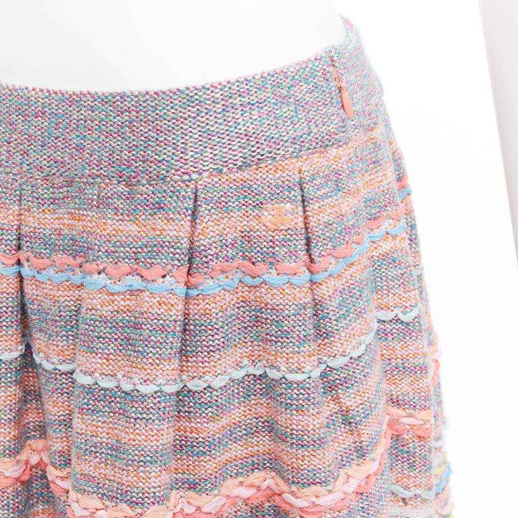 CHANEL 18P rainbow silk cotton cashmere ribbon tweed knee length skirt FR40 L
Reference: KYCG/A00002
Brand: Chanel
Designer: Karl Lagerfeld
Collection: 18P
Material: Silk, Cashmere
Color: Multicolour
Pattern: Tweed
Closure: Zip
Extra Details: CC