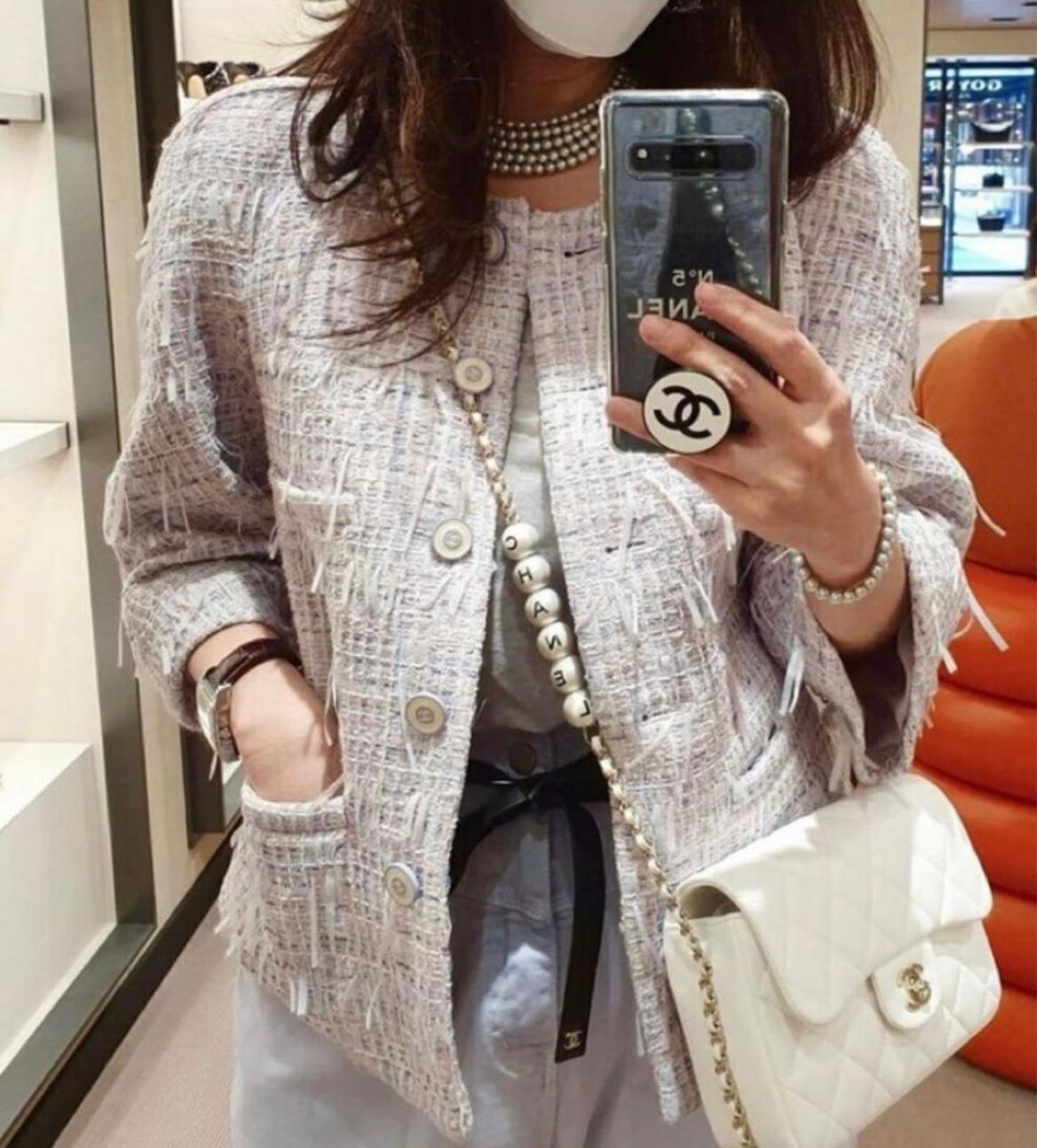 Chanel 18P Tweed Jacket   In New Condition In Dubai, AE