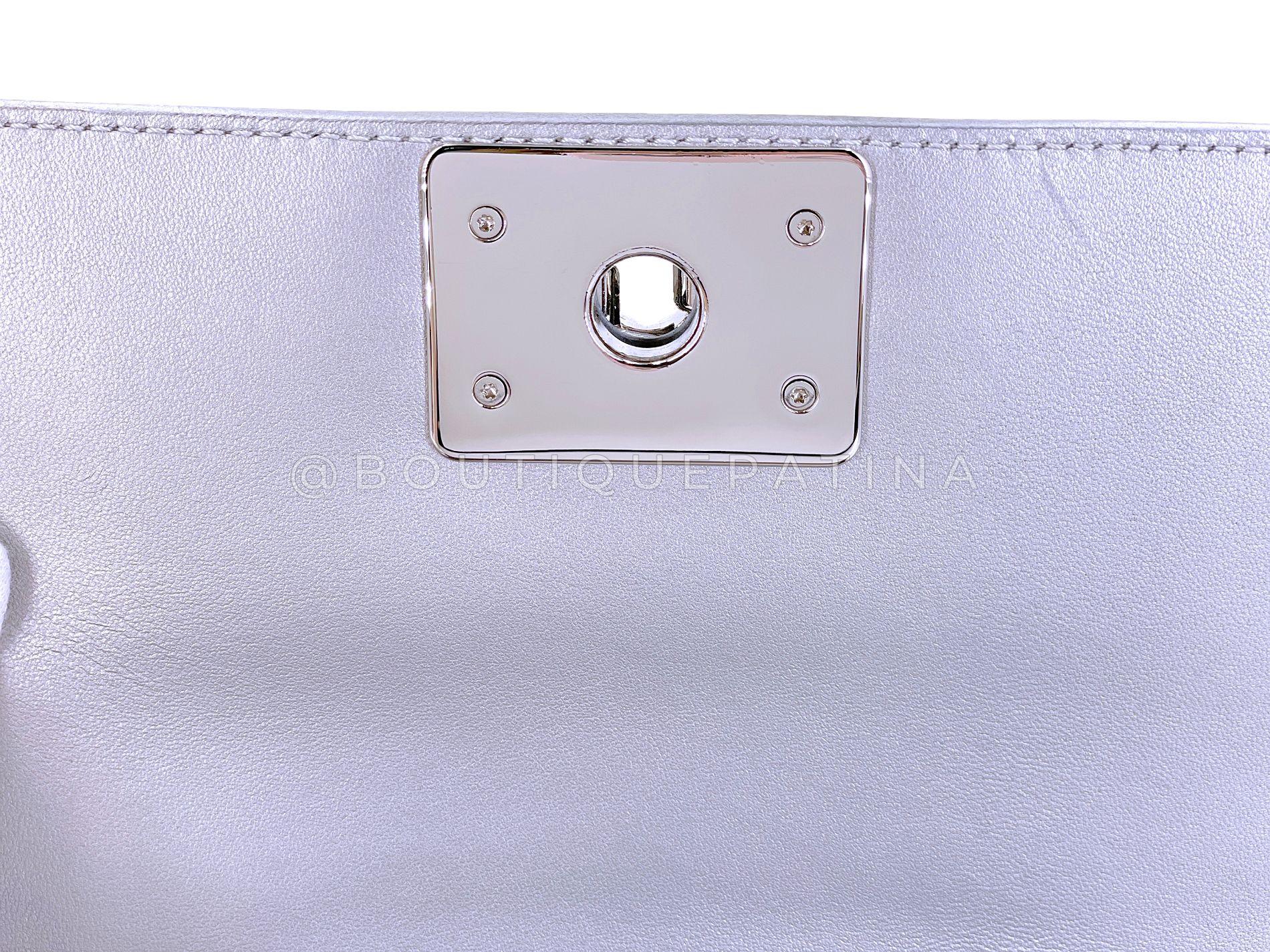 Chanel 18S Türkis Meerjungfrau schillernde Wasser Junge Klappe Tasche klein 68675 im Angebot 7