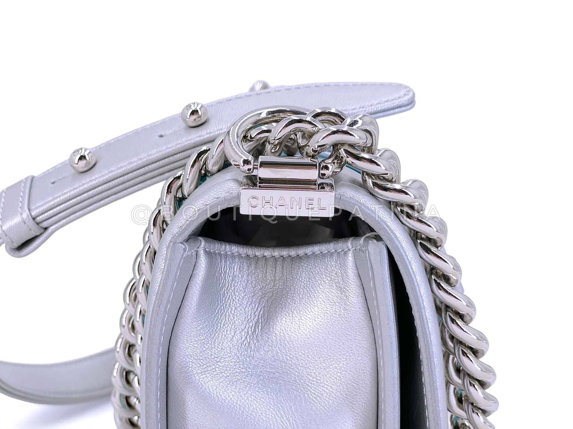 Chanel 18S Türkis Meerjungfrau schillernde Wasser Junge Klappe Tasche klein 68675 Damen im Angebot