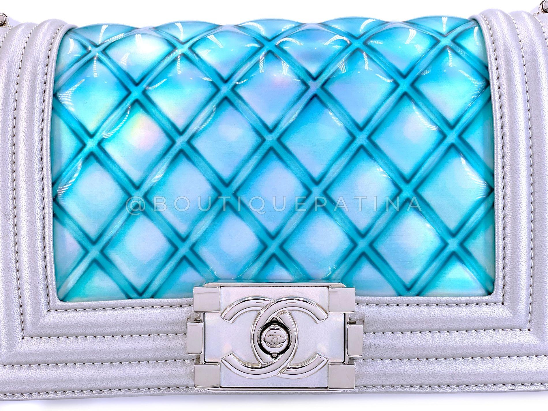 Chanel 18S Türkis Meerjungfrau schillernde Wasser Junge Klappe Tasche klein 68675 im Angebot 4