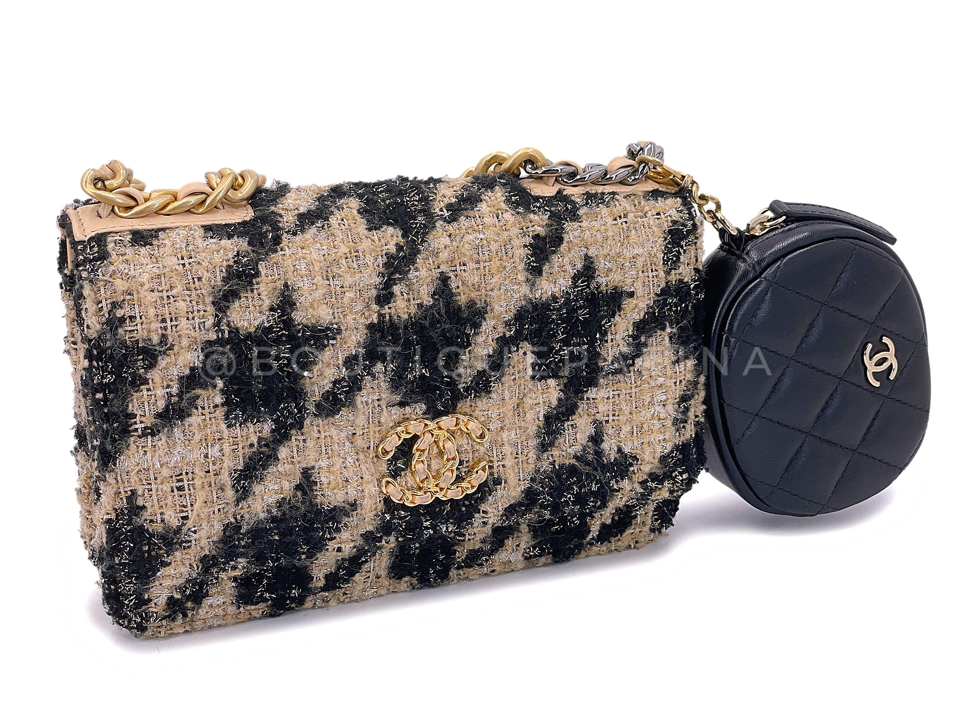 Chanel 19 19K Beige-Black Houndstooth Wallet on Chain WOC Bag Set 67757 In Excellent Condition For Sale In Costa Mesa, CA