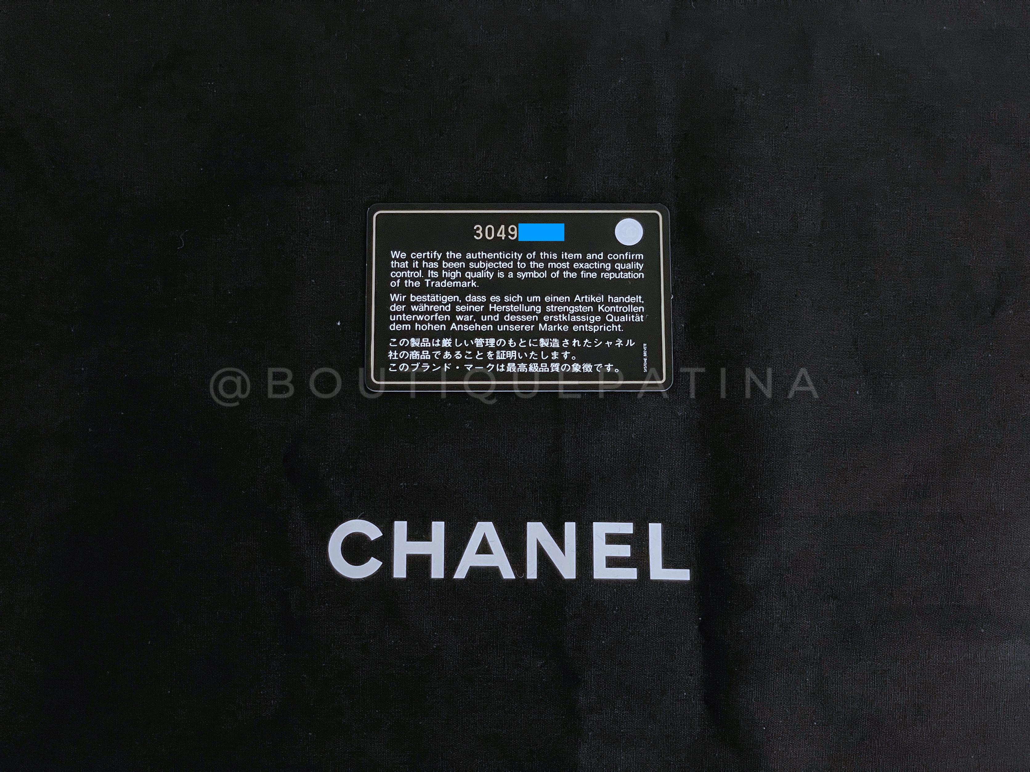Chanel 19 20B Sac à rabat moyen mauve lavande 65463 en vente 8