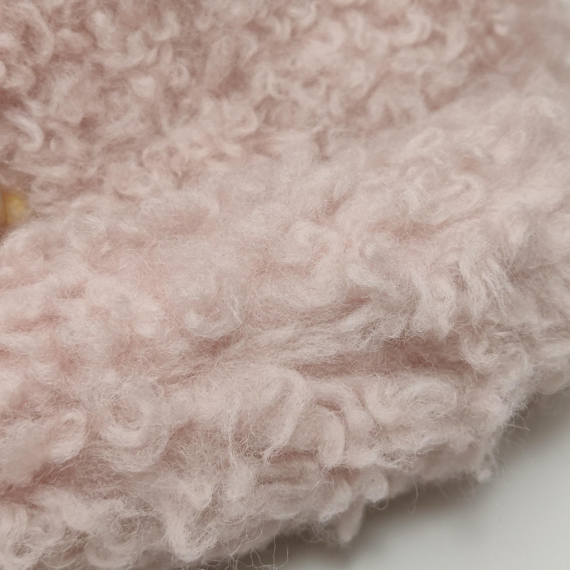 Chanel 19 Bolso 2021 Bolso pequeño con solapa de piel de oveja rosa en venta 10