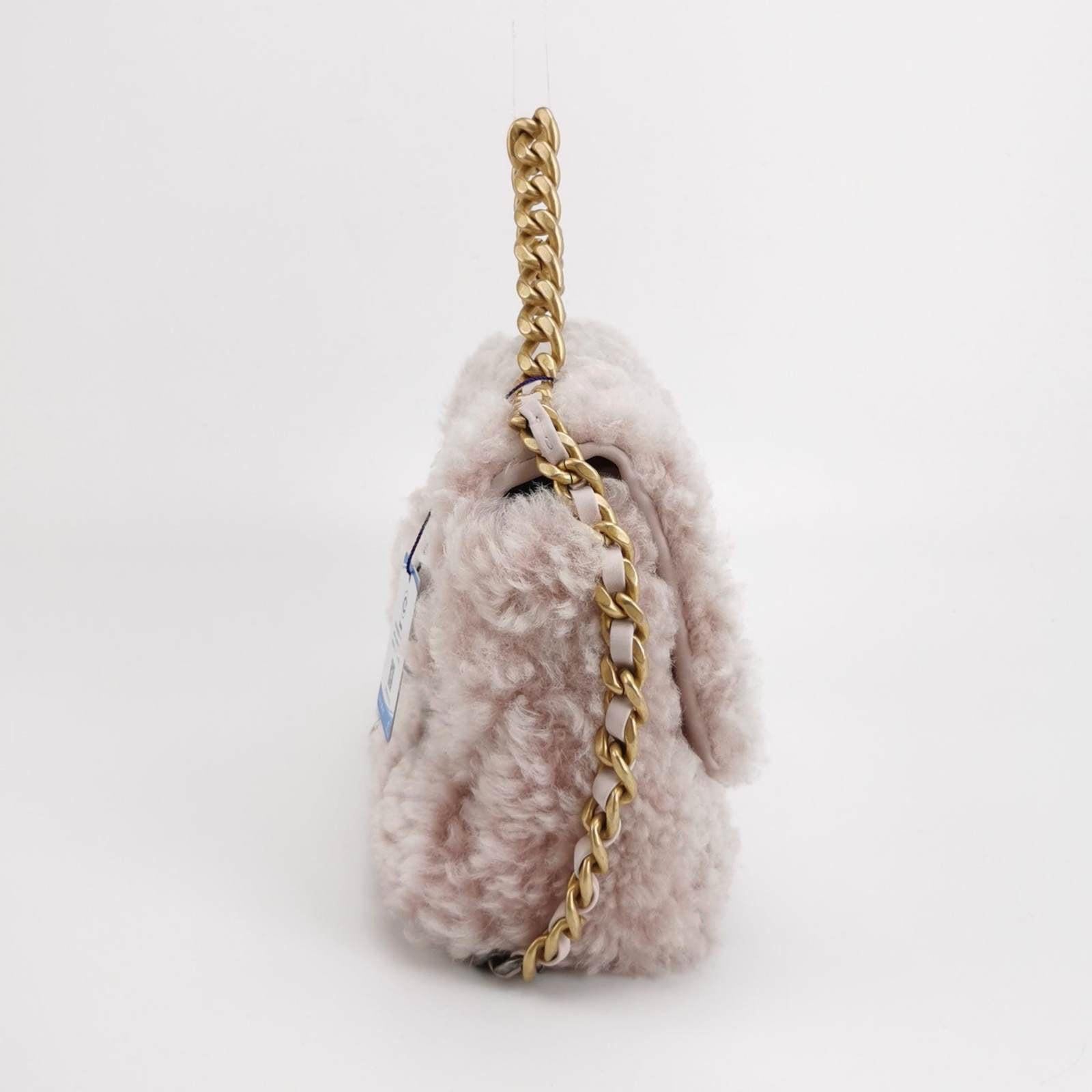 Chanel 19 Bolso 2021 Bolso pequeño con solapa de piel de oveja rosa Beige en venta