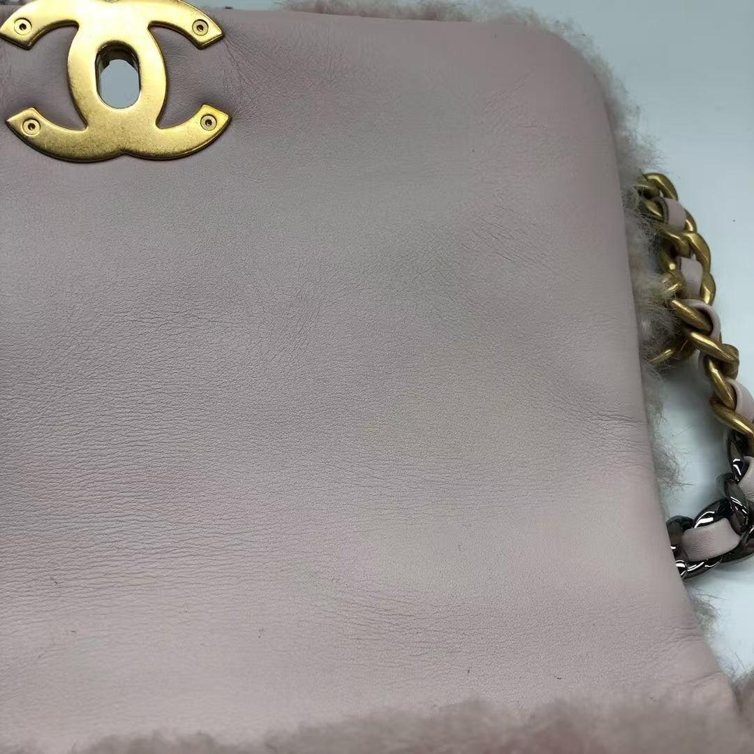 Beige Chanel 19 Bag 2021 Small Pink Shearling Flap Bag For Sale