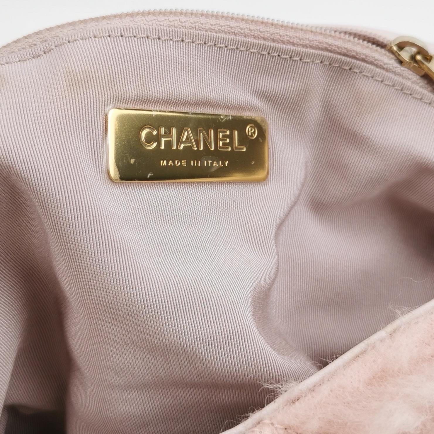 Chanel 19 Bolso 2021 Bolso pequeño con solapa de piel de oveja rosa en venta 2