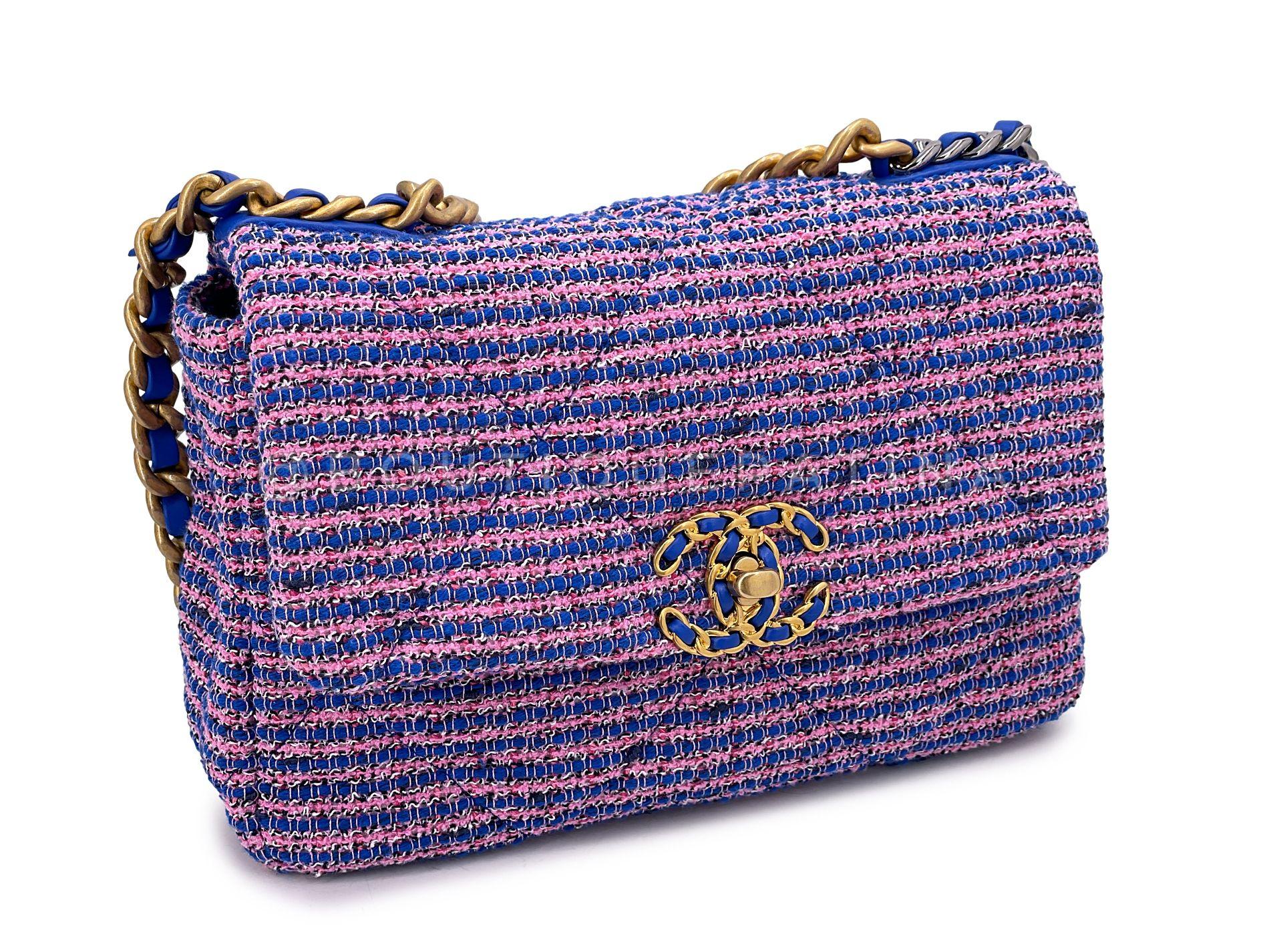 Chanel 19 Tasche Violett/Blau/Rosa Tweed Klein-Mittel Klappe 67994 im Zustand „Hervorragend“ im Angebot in Costa Mesa, CA