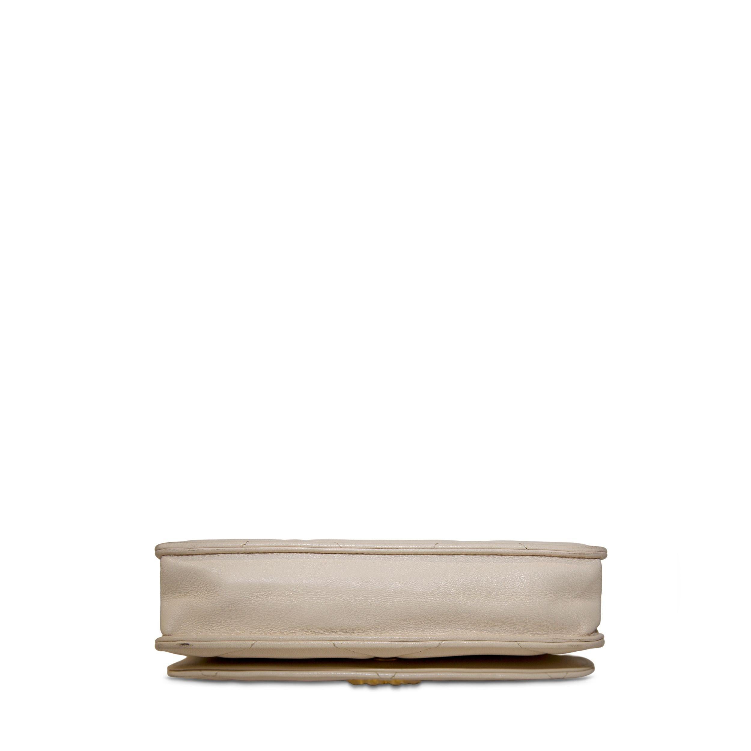 Women's or Men's Chanel 19 Beige Wallet On Chain For Sale