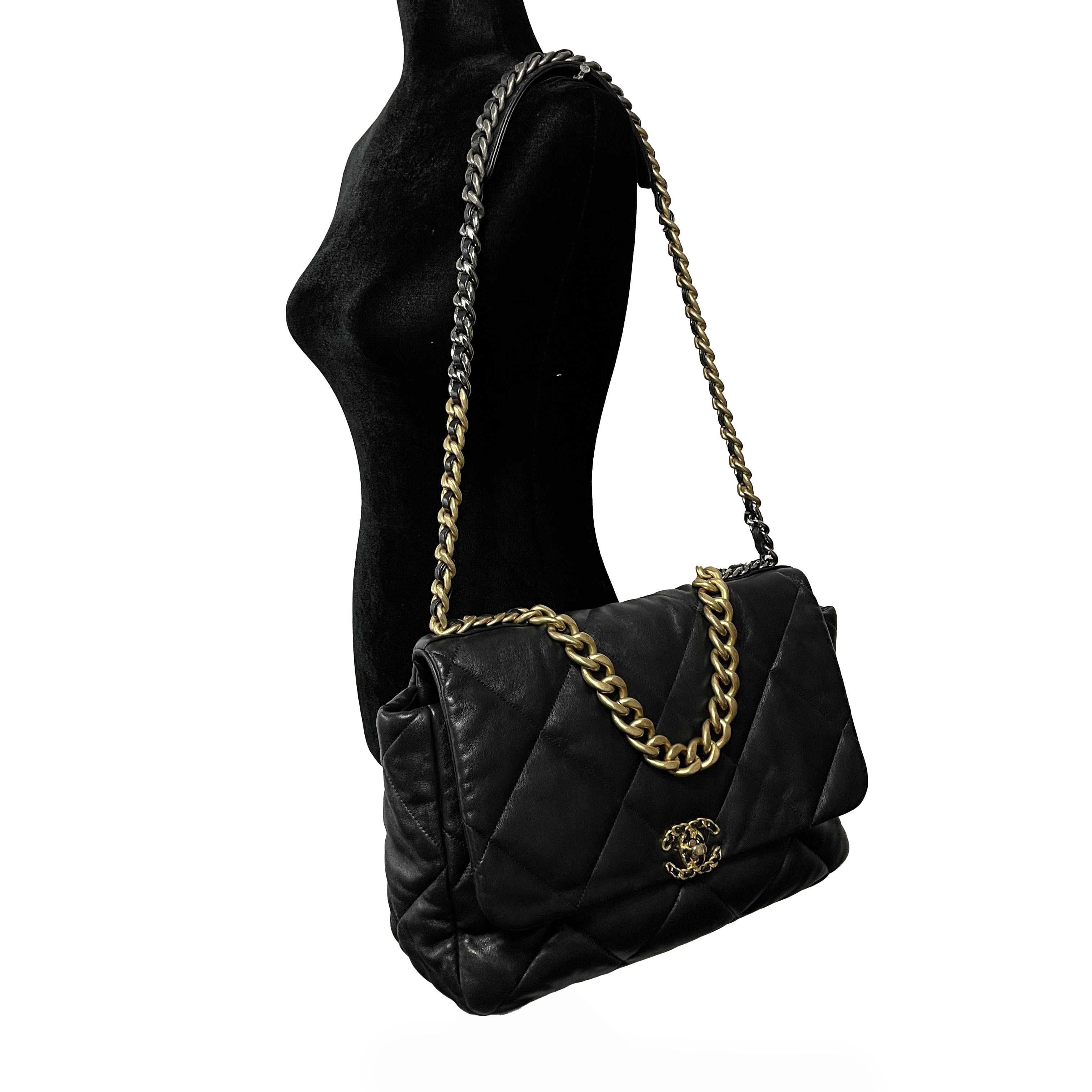 CHANEL 19 - CC Chain Maxi Black / Multi Metal Quilted Lambskin Flap Shoulder Bag 5