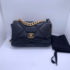 CHANEL 19 Flap Bag Schwarzes Ziegenleder Mixed Hardware Umhängetasche Large Chip