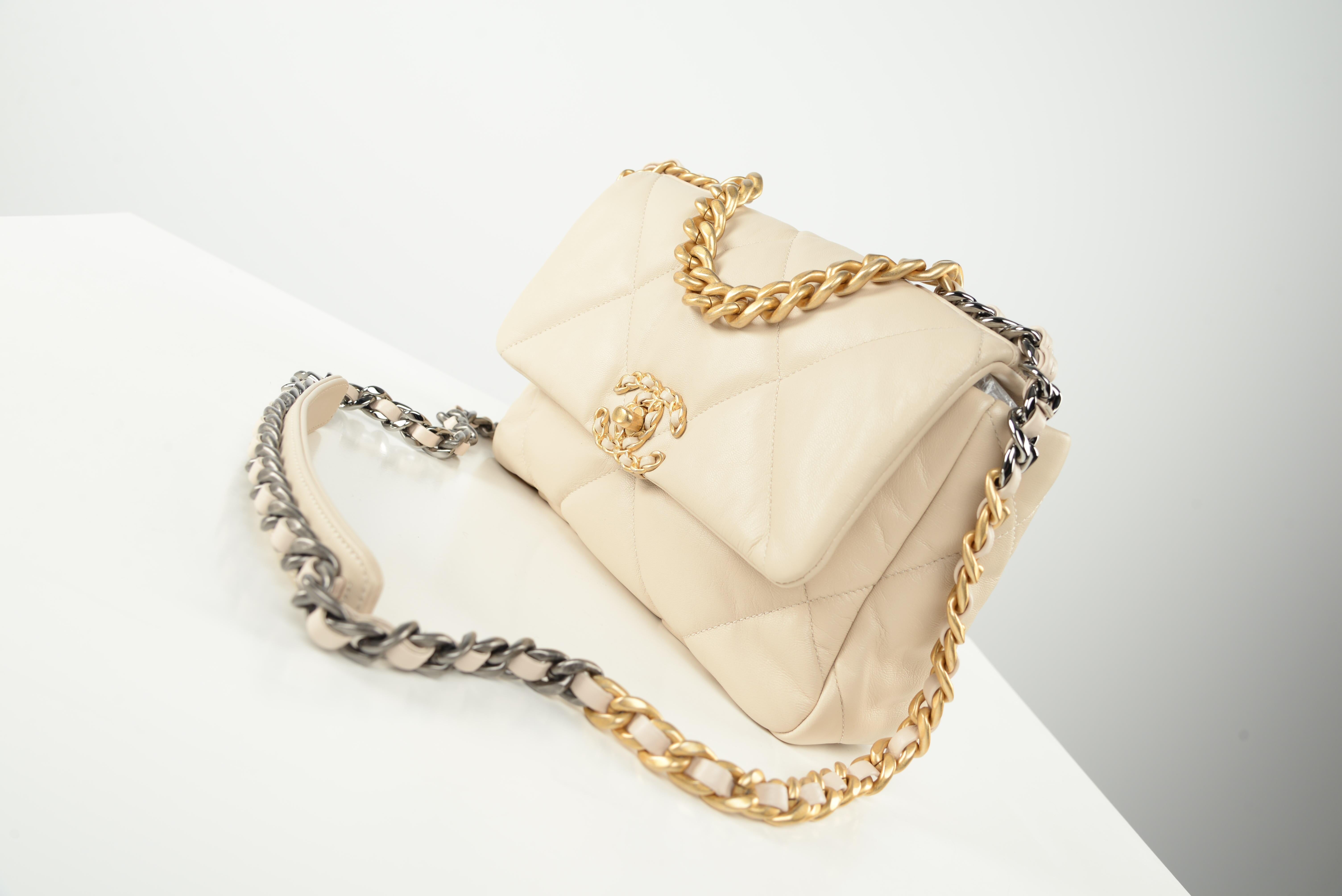 chanel 19 beige
