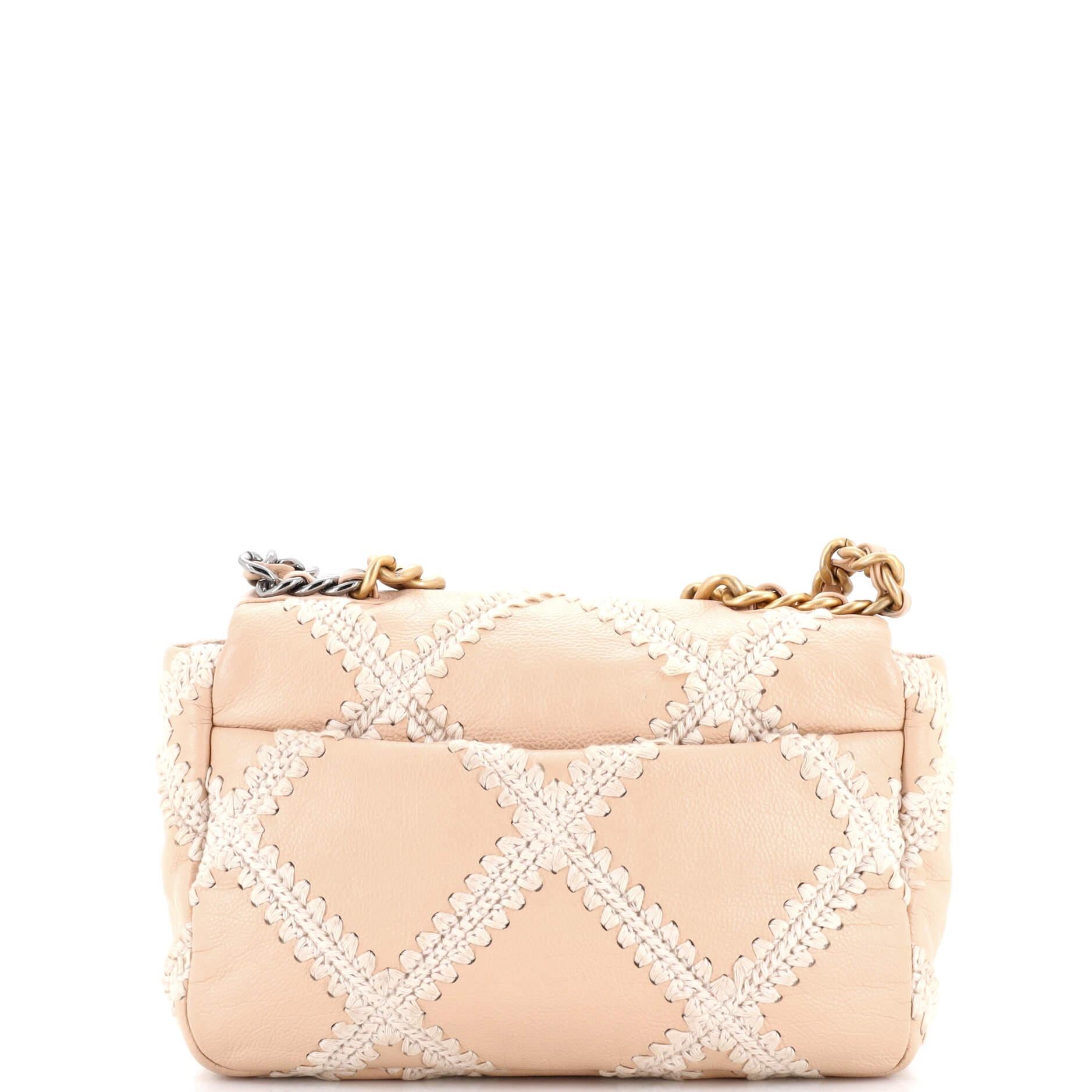 Women's Chanel 19 Flap Bag Crochet Quilted Calfskin Medium For Sale