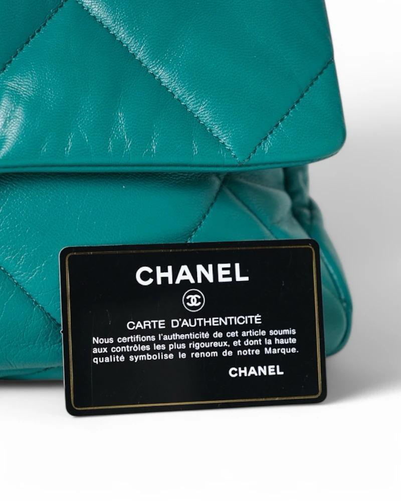 Chanel 19 Flap Bag Grande Turquesa en venta 9