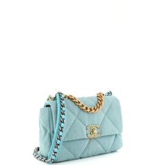 Chanel 19 Borsa con patta trapuntata in denim medio