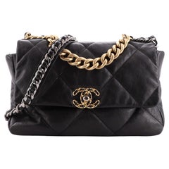 Chanel - Sac à rabat en cuir matelassé 19 - Large