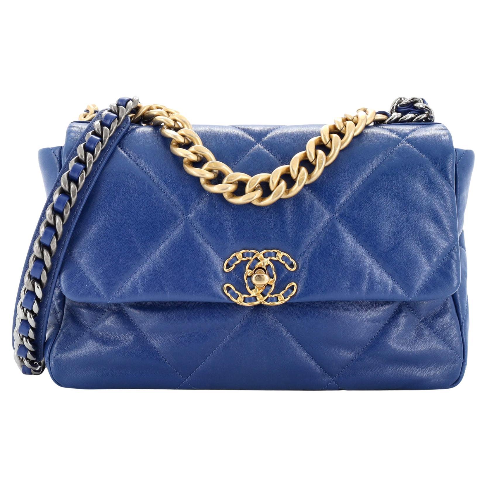 Chanel 19 Flap Bag Quilted Leather Large For Sale at 1stDibs