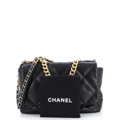 Sac à rabat en cuir matelassé Maxi Chanel 19