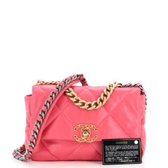 Chanel 19 Klappentasche aus gestepptem Leder Medium