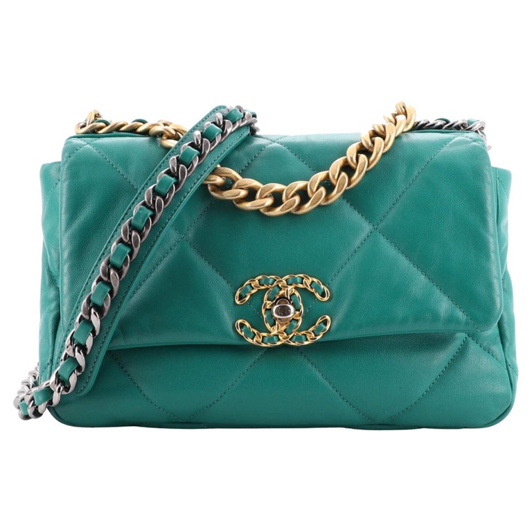Chanel 19 Flap Bag Quilted Leather Medium For Sale at 1stDibs