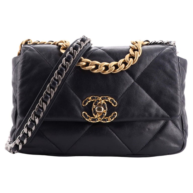 Chanel 19 Flap Bag Quilted Leather Medium For Sale at 1stDibs