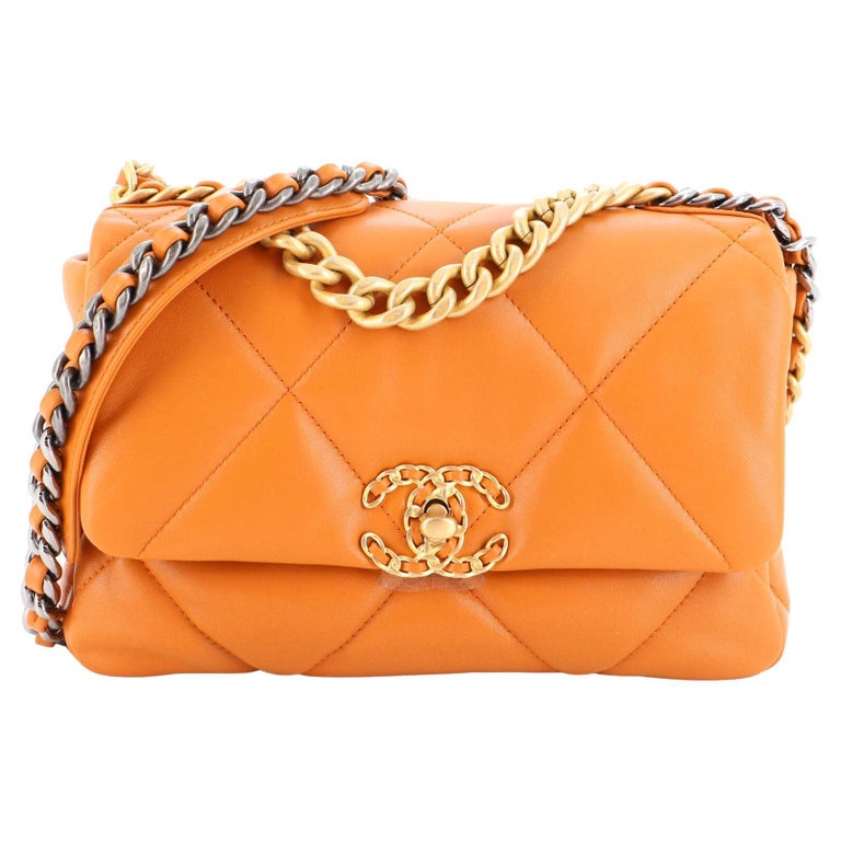 Chanel 19 Flap Bag Quilted Leather Medium For Sale at 1stDibs