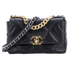 Sac à rabat Chanel 19 en cuir matelassé de taille moyenne