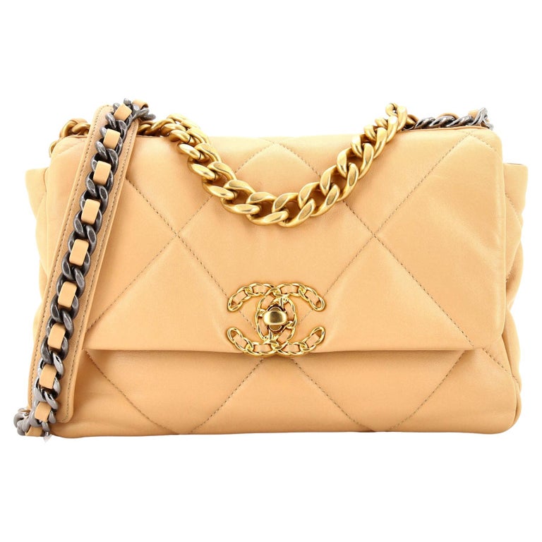 Chanel 19 Flap Bag Quilted Leather Medium For Sale at 1stDibs
