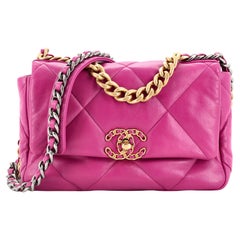 Chanel 19 Klappentasche aus gestepptem Leder Medium