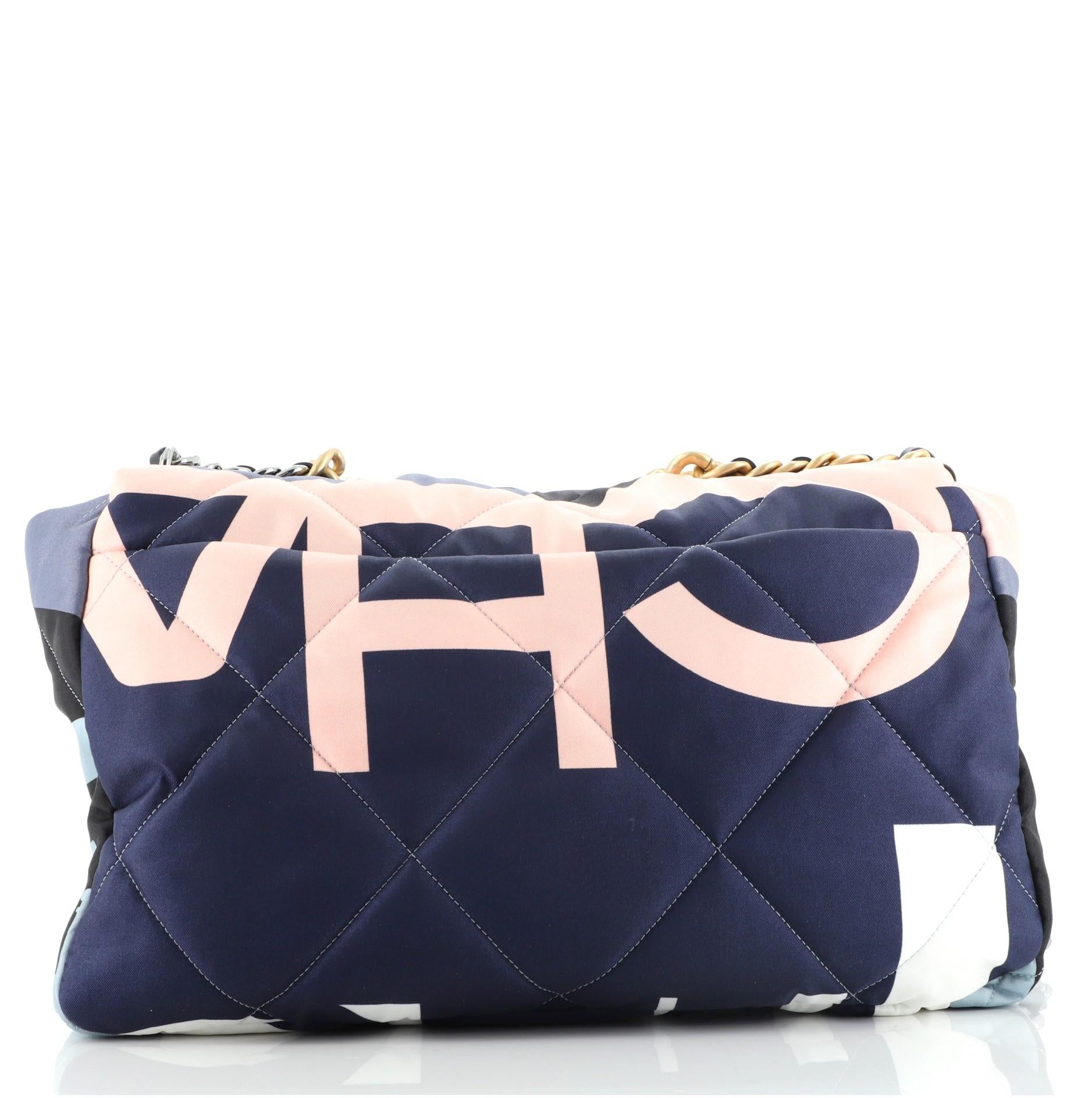 Chanel 19 Klappe Tasche gesteppt gedruckt Seide Maxi für Damen oder Herren
