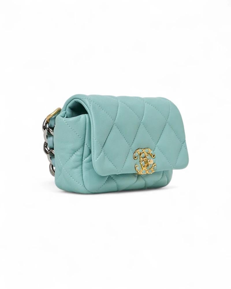 Chanel 19 Klappe Klappe Mini Tiffany (Blue) im Angebot