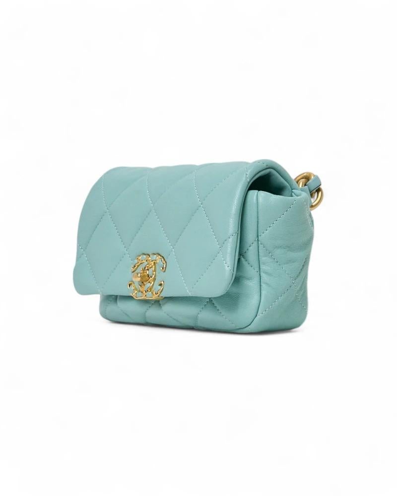 Chanel 19 Klappe Klappe Mini Tiffany im Zustand „Hervorragend“ im Angebot in Torre Del Greco, IT