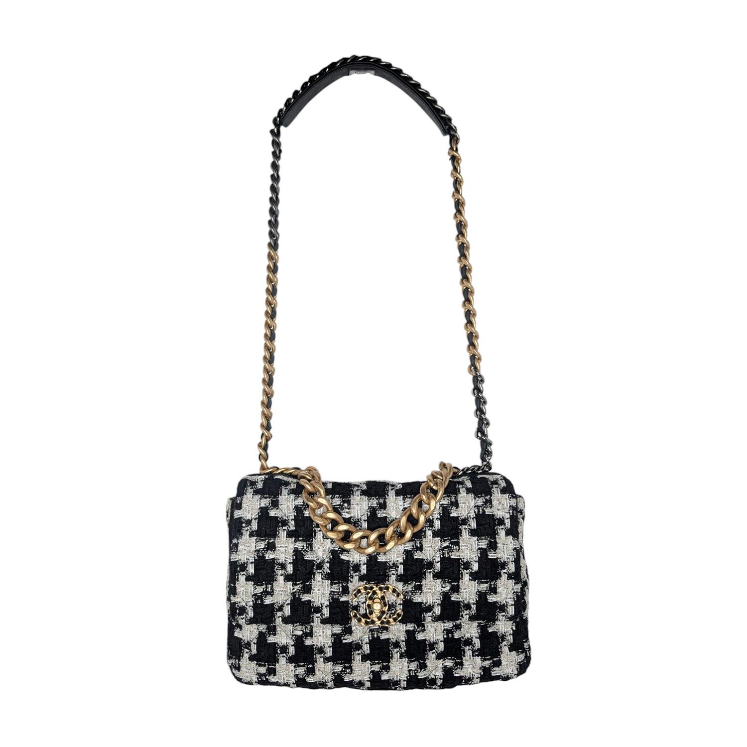 Chanel 19 Houndstooth Ribbon Quilted Tweed Large Flap Bag In Excellent Condition For Sale In Scottsdale, AZ