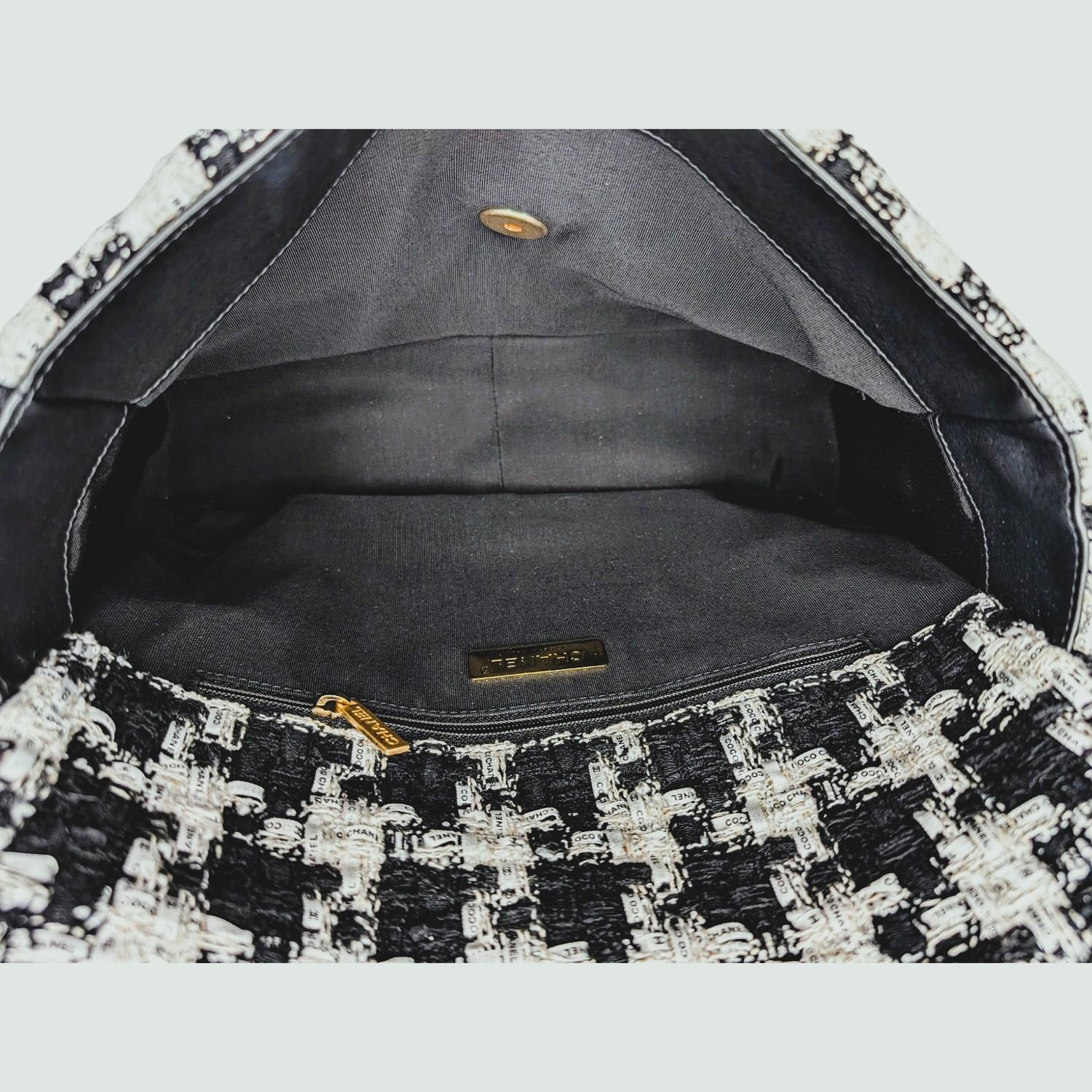 Chanel 19 Houndstooth Ribbon Quilted Tweed Large Flap Bag For Sale 3
