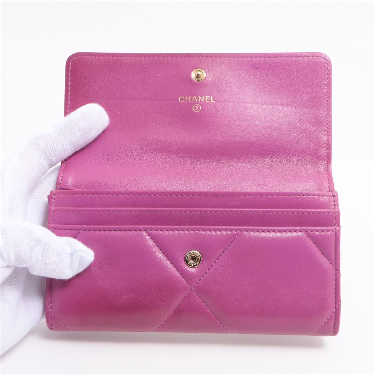 Chanel 19 Lambskin Compact Medium Wallet Purple In Good Condition In Humacao, PR