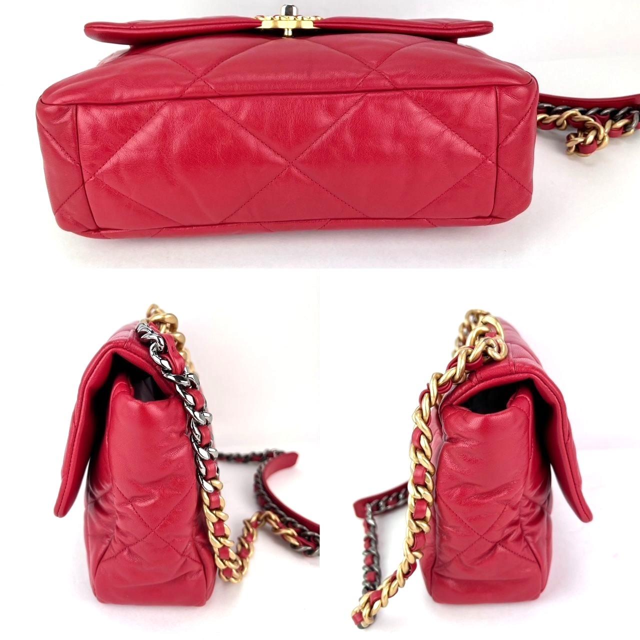 Chanel 19 Bolso grande acolchado de piel de cabra plateada y dorada con solapa roja en venta 5