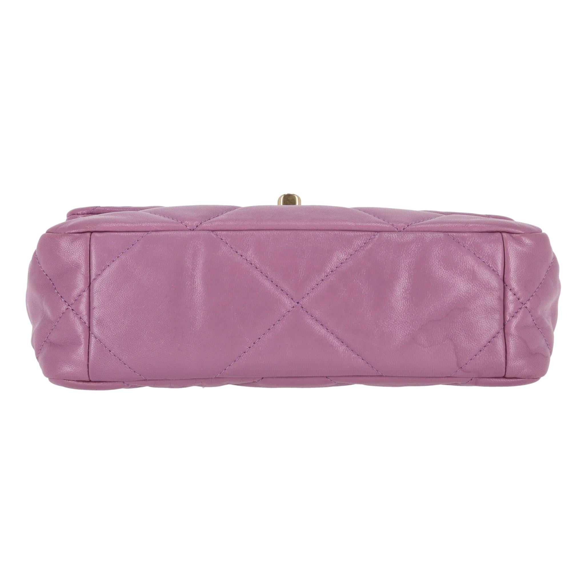 Women's Chanel 19 Leather Flap Bag