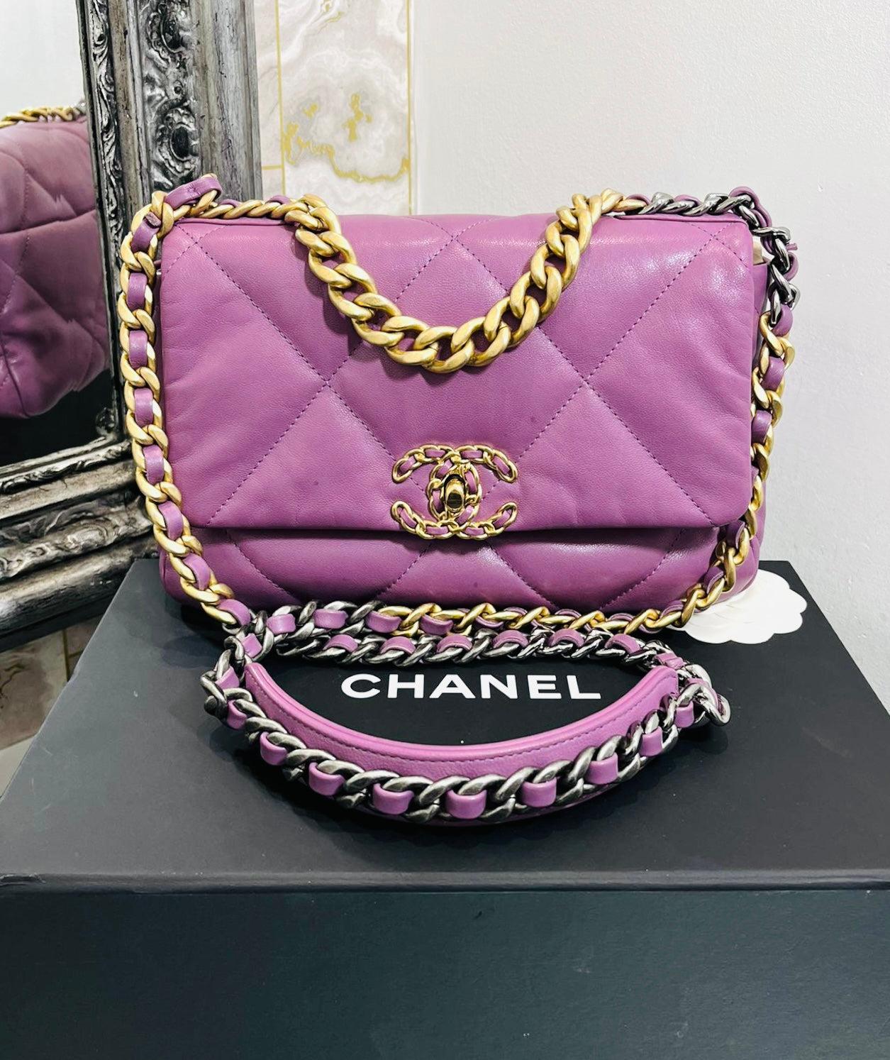 Chanel 19 Leder-Klappentasche im Angebot 4