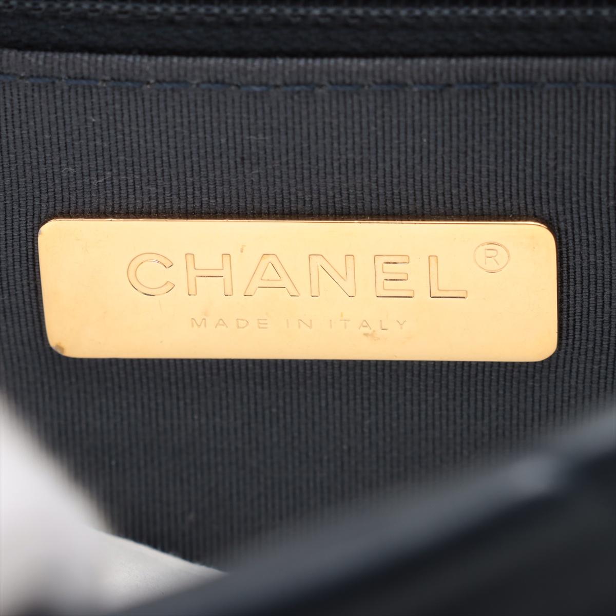 Chanel 19 Matelasse Lambskin Chain Shoulder Bag Navy Blue For Sale 5