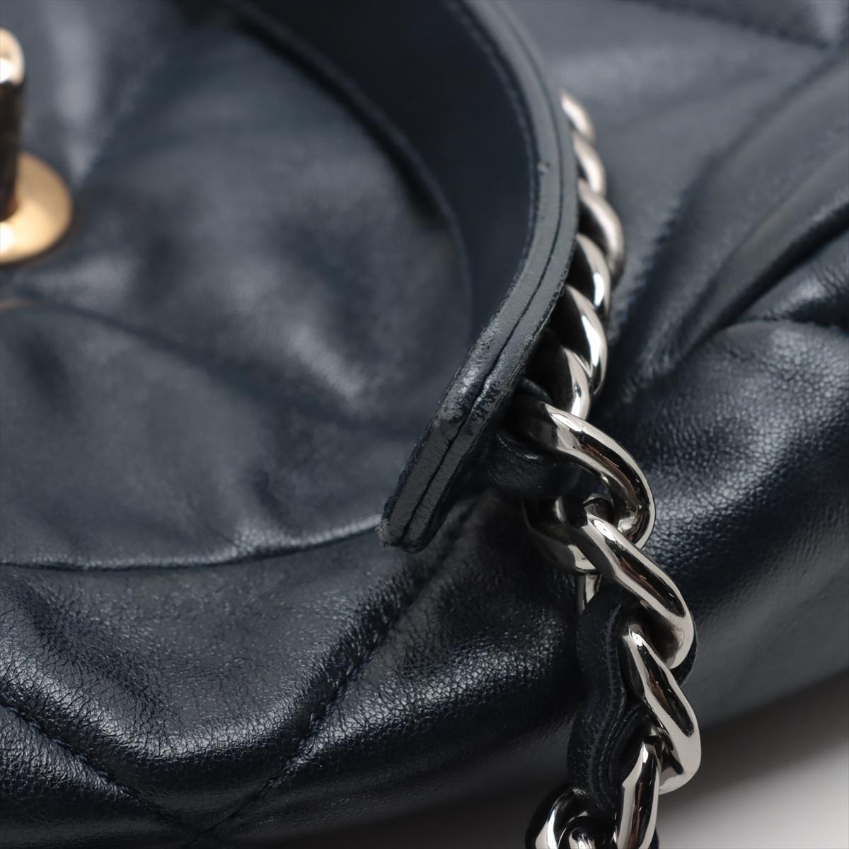 Chanel 19 Matelasse Lambskin Chain Shoulder Bag Navy Blue For Sale 6