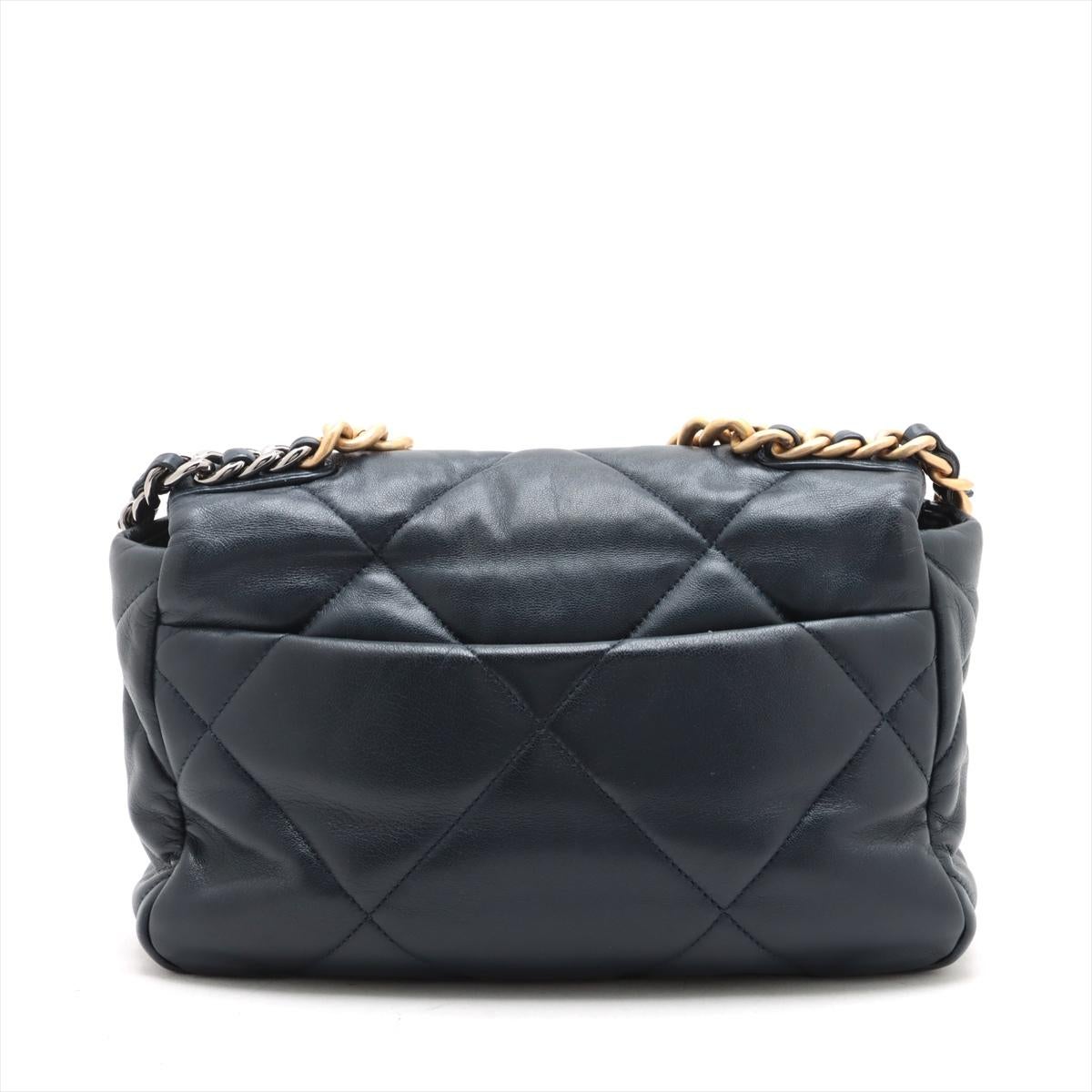 Black Chanel 19 Matelasse Lambskin Chain Shoulder Bag Navy Blue For Sale
